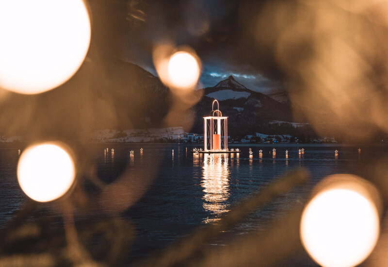 Die schwimmende Kerze beim Wolfgangseer Advent.