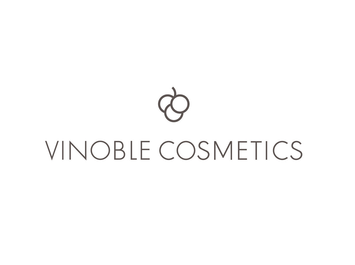 Vinoble Cosmetics Logo mit stilisiertem Traubensymbol auf weißem Hintergrund.