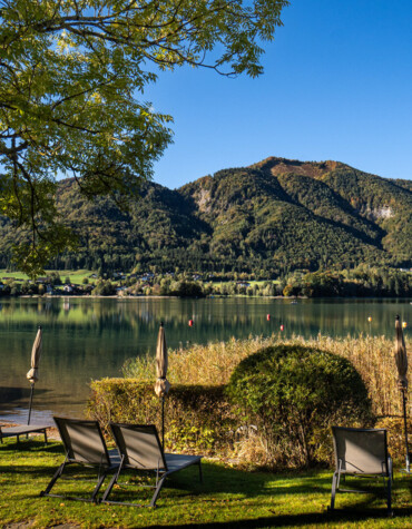 Der Fuschlsee bei einem Sonnenuntergang im Sommer.