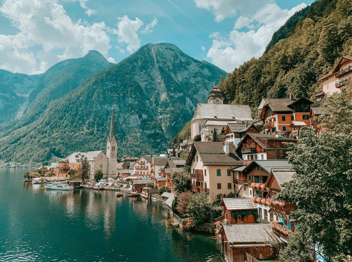 Blick auf das UNESCO-Weltkulturerbe Hallstatt am Hallstätter See im Salzkammergut