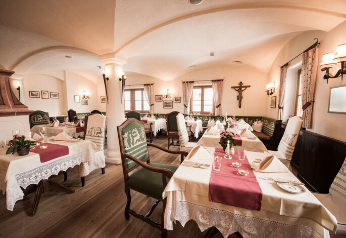 Die Gütl Stube im Hotel Ebner's Waldhof am See im Salzburger Land.