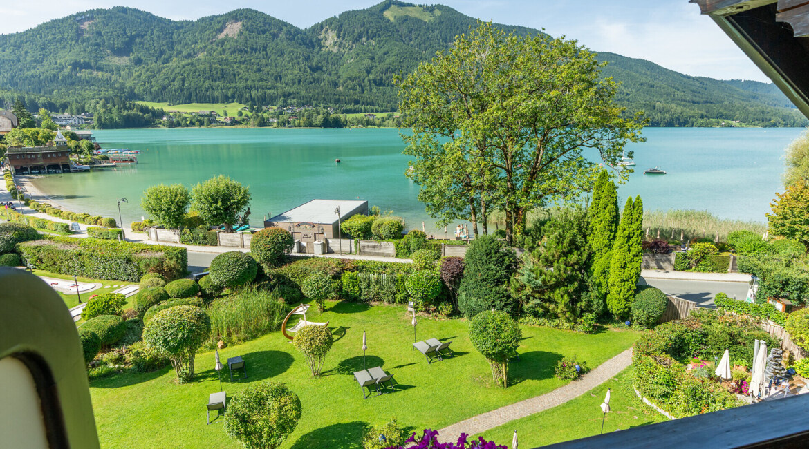 Der Fuschlsee bei einem Sonnenuntergang im Sommer.