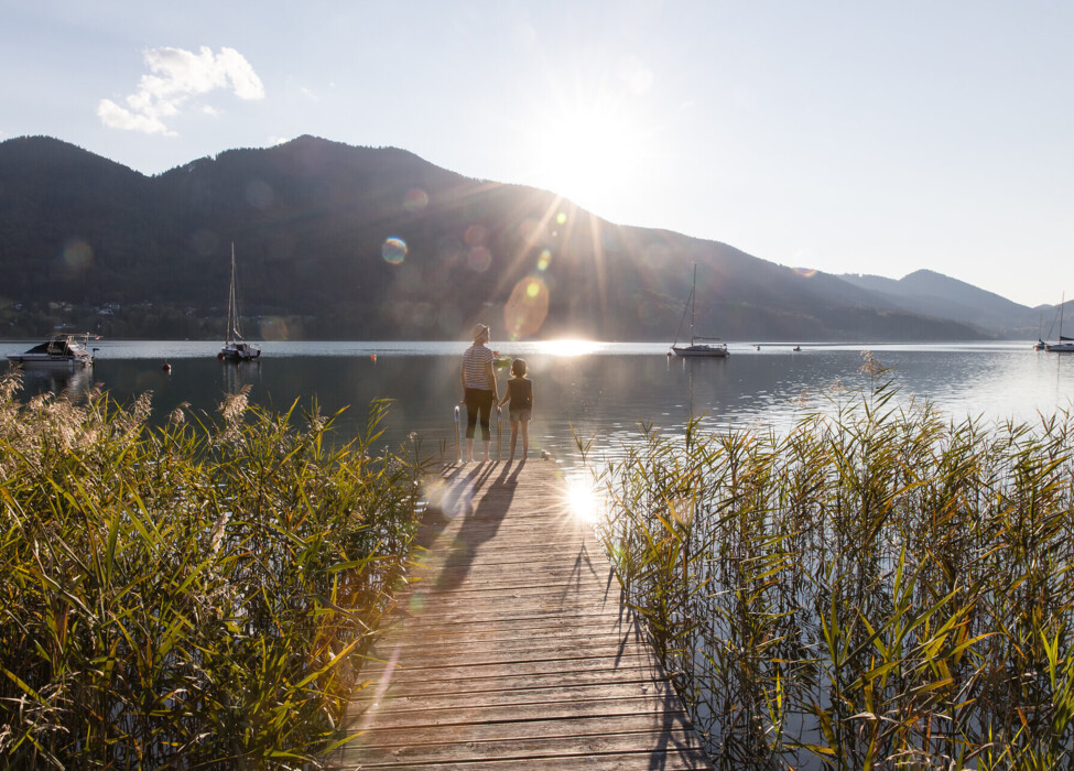 Herrlicher Sonnenuntergang im Sommer über dem Fuschlsee.